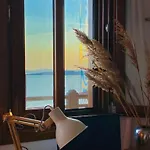 A Fringe Of Blue Ουρανούπολη