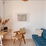 A Fringe Of Blue Ουρανούπολη